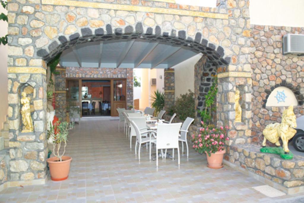 Polydefkis Hotel Камарі Екстер'єр фото