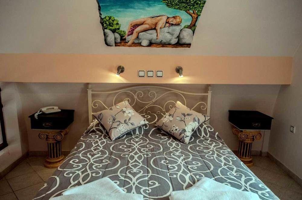 Polydefkis Hotel Камарі Екстер'єр фото